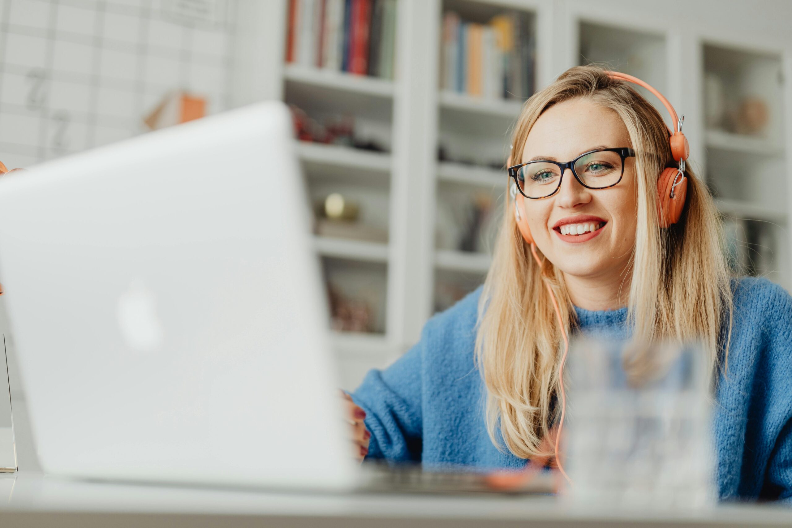 webinar to explain new changes - girl with laptop